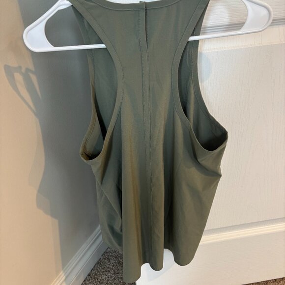 Vuori Tank Top Size S - Picture 3 of 4